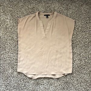 Forever 21 Cream V-Neck Sleeveless Blouse